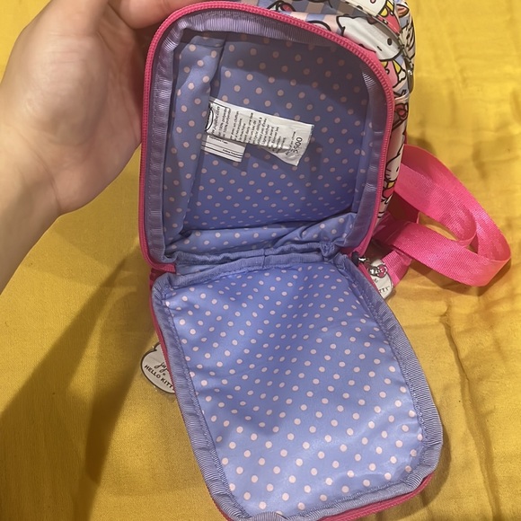 jujube x hello kittyđź’— - Picture 8 of 16